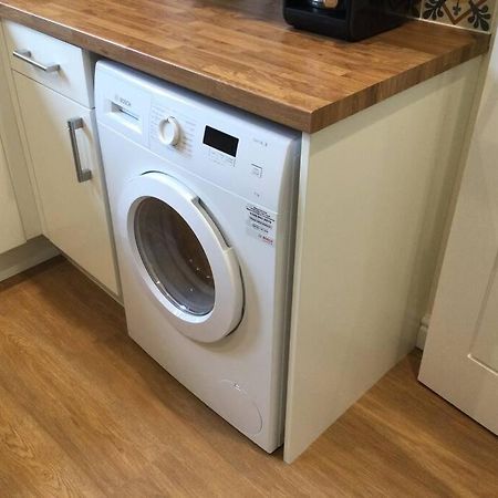 Churstonbnb, Private Flat Within Family Home, Bolton Lostock المظهر الخارجي الصورة